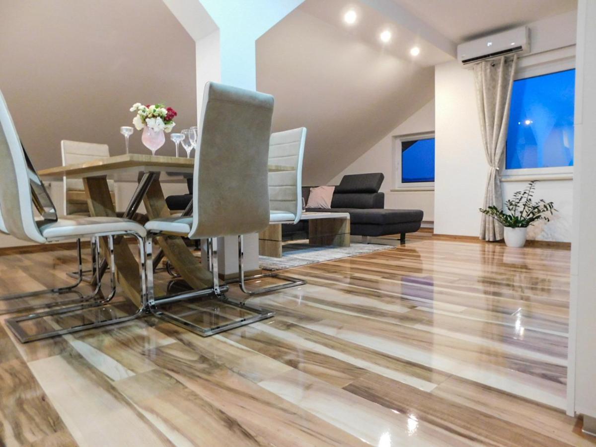 Apartman Lara Otočac Exteriér fotografie
