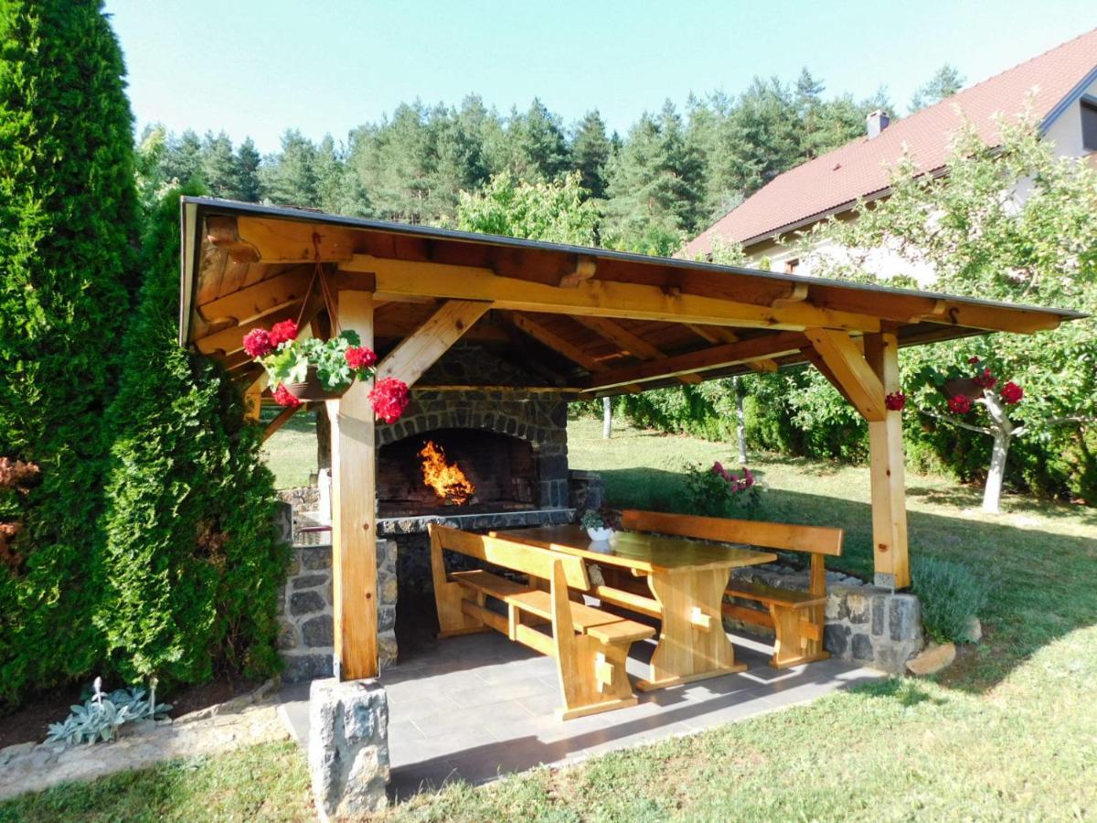 Apartman Lara Otočac Exteriér fotografie