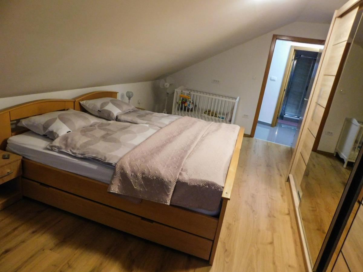 Apartman Lara Otočac Exteriér fotografie