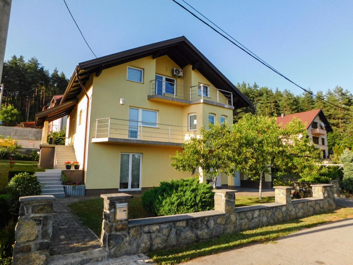 Apartman Lara Otočac Exteriér fotografie